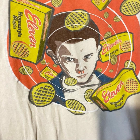 Netflix STRANGER THINGS T-Shirt Men Medium Eleven Homestyle Waffles Bloody Nose - Picture 4 of 11